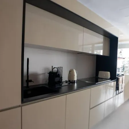 Empire Luxury Savoy Insular Daire