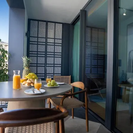 Empire Luxury Savoy Insular *