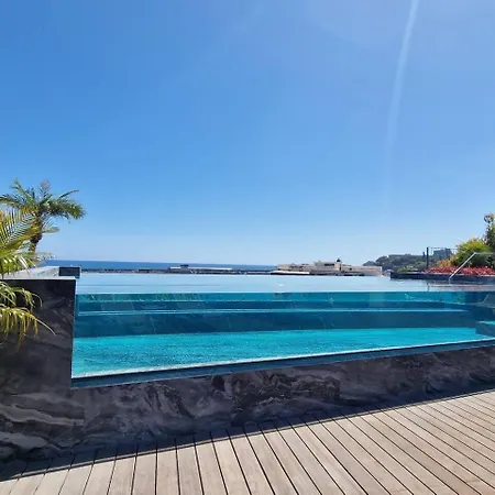 Empire Luxury - Savoy Insular