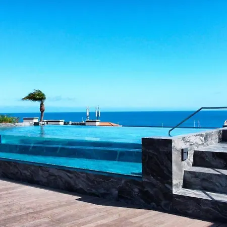 Empire Luxury - Savoy Insular