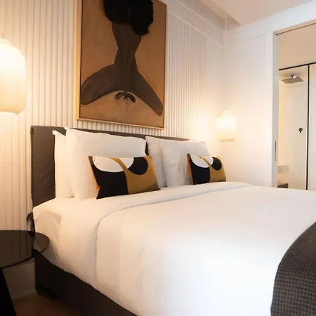Empire Luxury Savoy Insular *