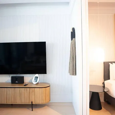 Empire Luxury Savoy Insular