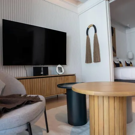 Empire Luxury - Savoy Insular