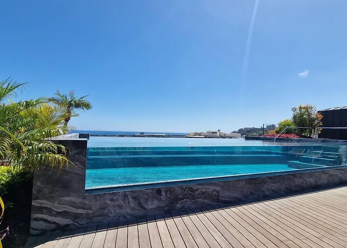 Empire Luxury - Savoy Insular