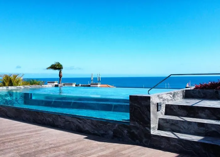 Empire Luxury - Savoy Insular