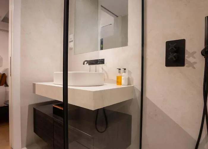 Empire Luxury - Savoy Insular 푼샬