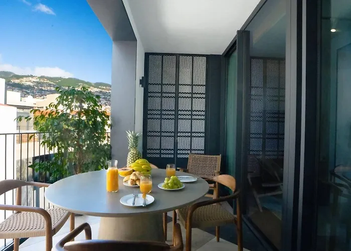 Empire Luxury - Savoy Insular *