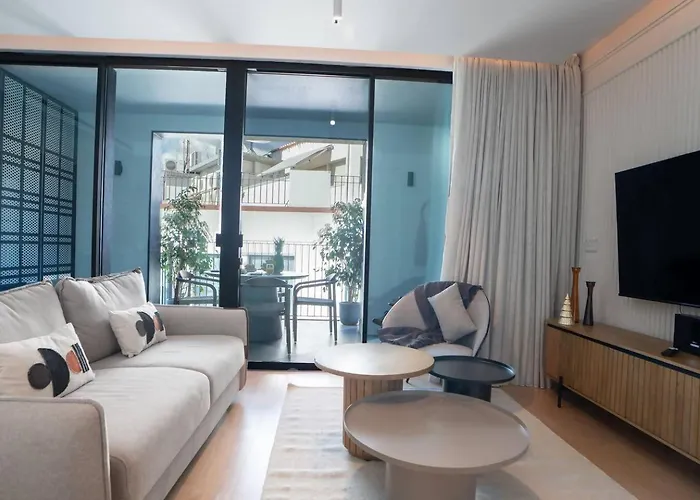 Empire Luxury - Savoy Insular