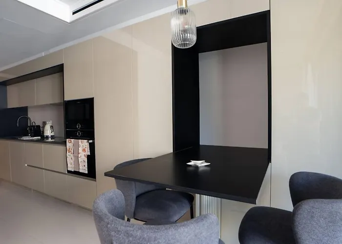 Empire Luxury - Savoy Insular 푼샬